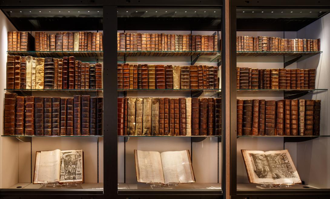 Shelves of books owned by St Catharine's alumnus John Addenbrooke